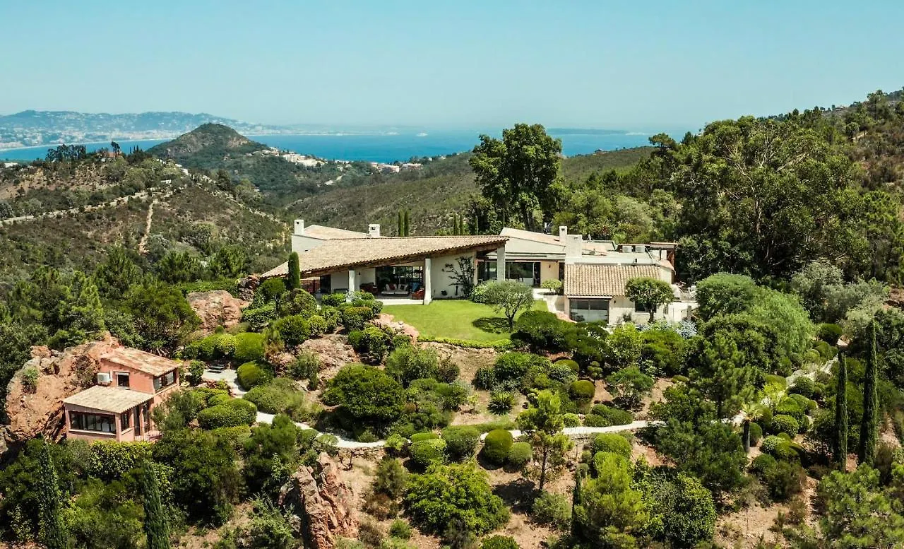 Art & Design Villa With 360 View Mandelieu-la-Napoule