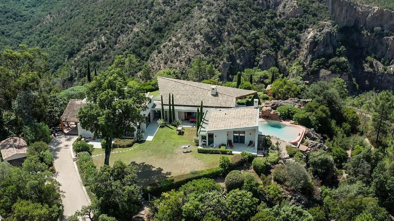 Art & Design Villa With 360 View Mandelieu-la-Napoule