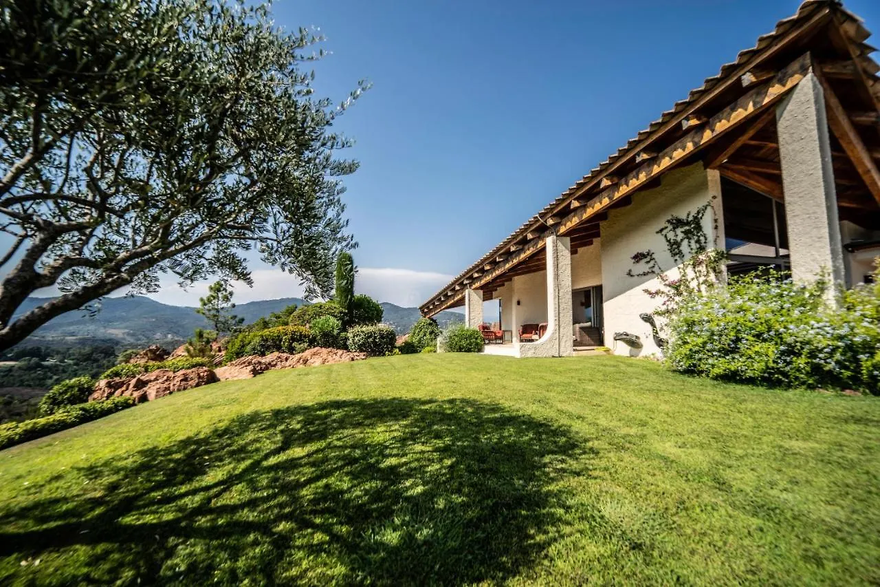 Art & Design Villa With 360 View Mandelieu