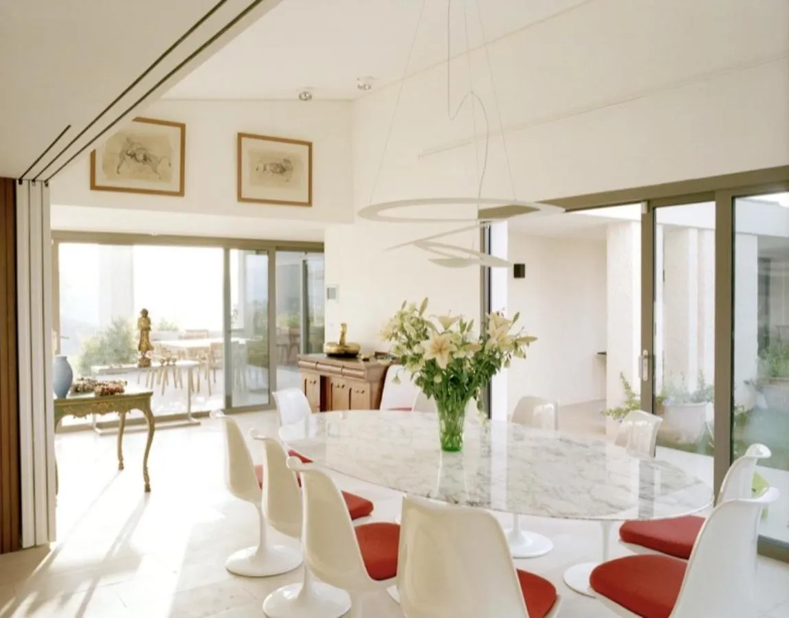 Art & Design Villa With 360 View Mandelieu